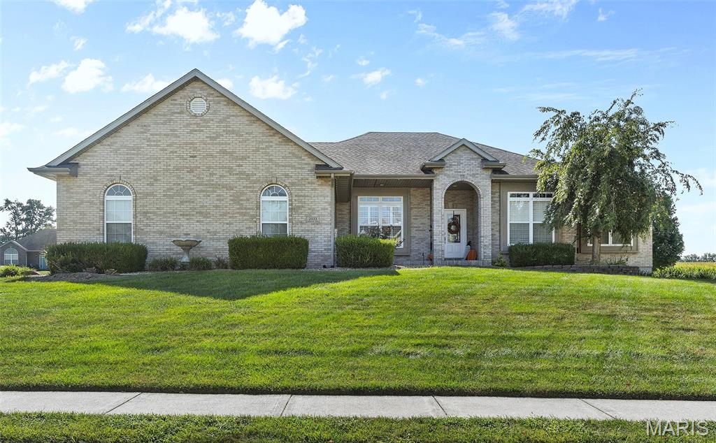 2033 Grandview Drive Property Photo 1