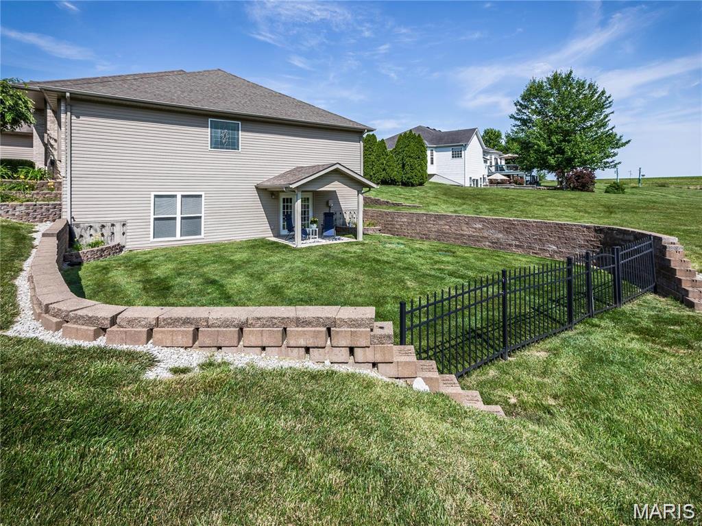 2033 Grandview Drive Property Photo 11