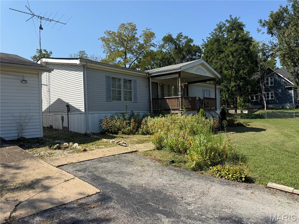 10 E 1st Street Property Photo 6