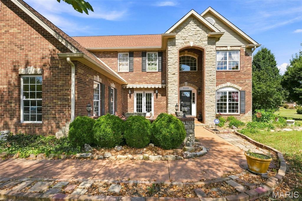 5025 Edinburg Court Property Photo 4