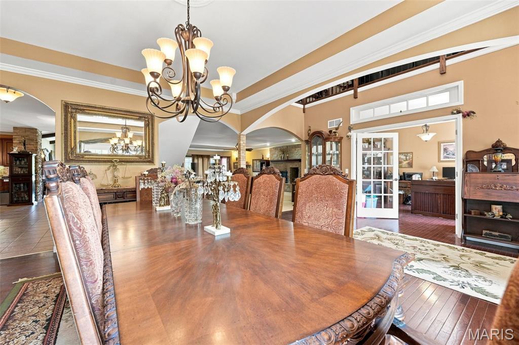 5025 Edinburg Court Property Photo 6