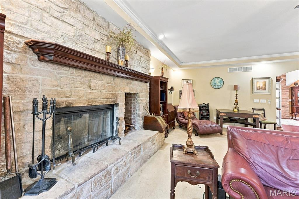 5025 Edinburg Court Property Photo 8
