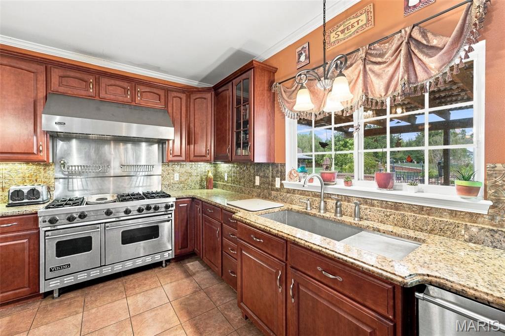 5025 Edinburg Court Property Photo 16