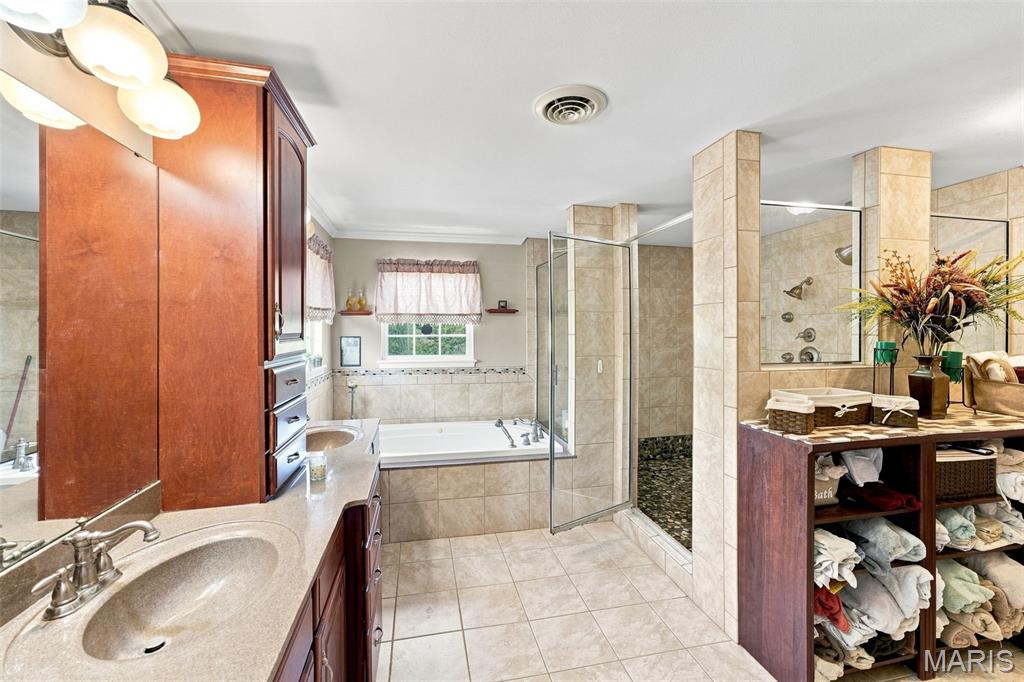 5025 Edinburg Court Property Photo 26