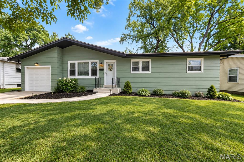 1305 Lindsay Lane Property Photo 1