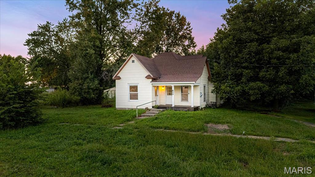 805 S Clark Street Property Photo 1