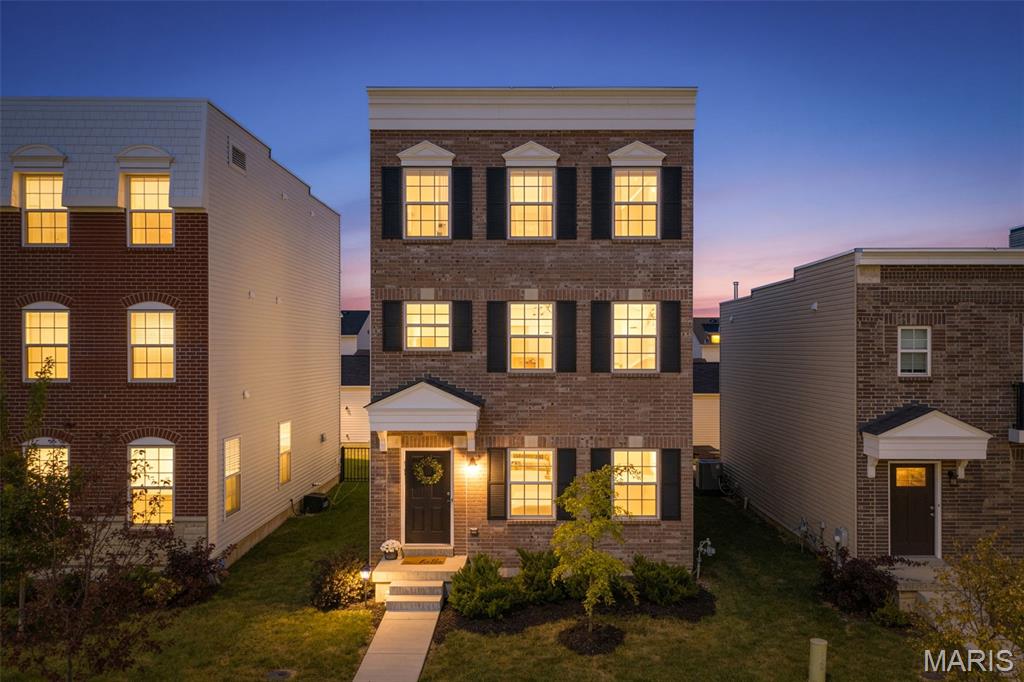 9433 Vandervoort Court Property Photo 1