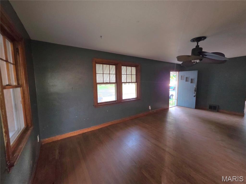 7 2nd Street Property Photo 8
