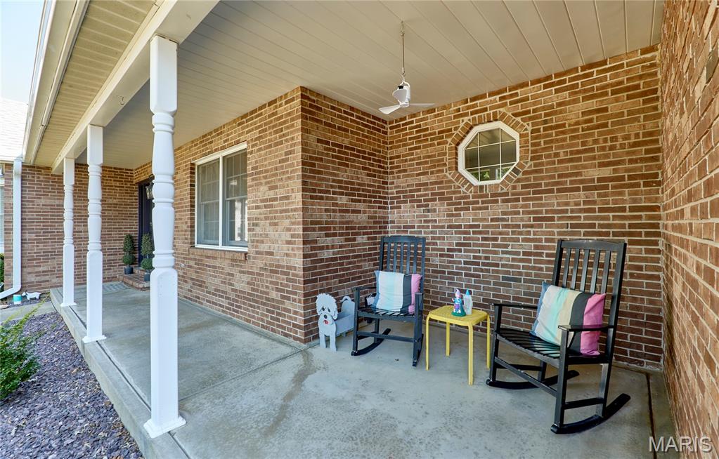 404 Chantilly Court Property Photo 2