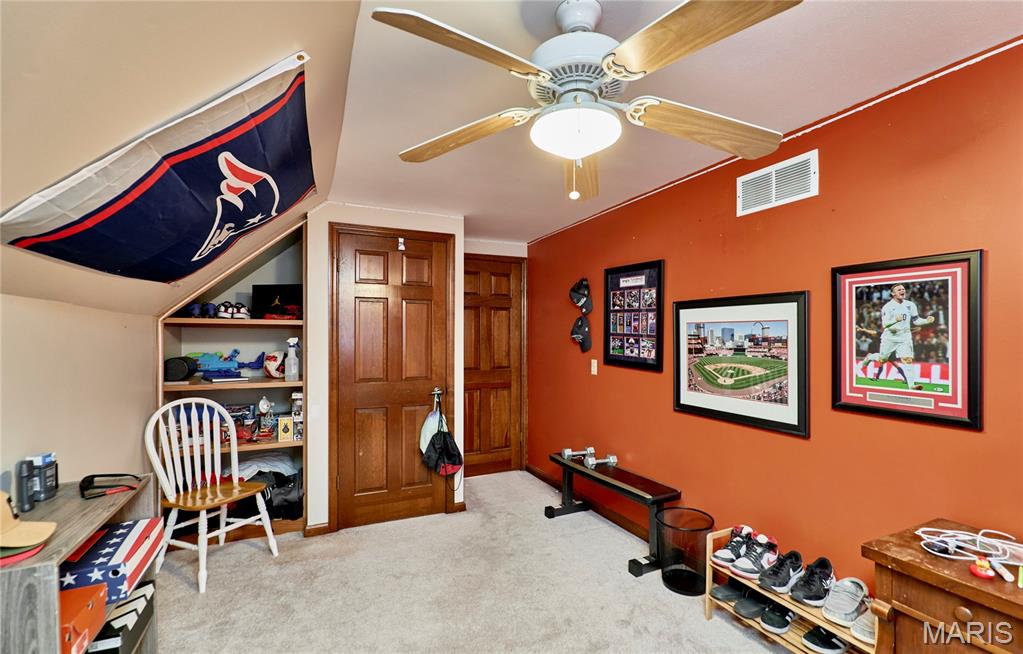 404 Chantilly Court Property Photo 41