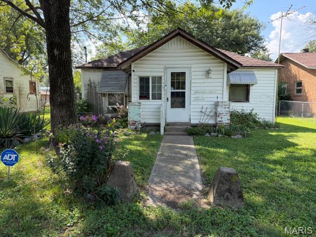 105 N Benton Property Photo 1
