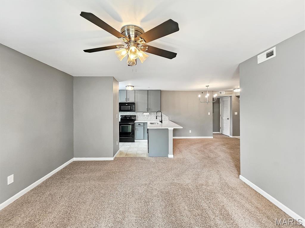 9733 Crayford Road 9e Property Photo 4
