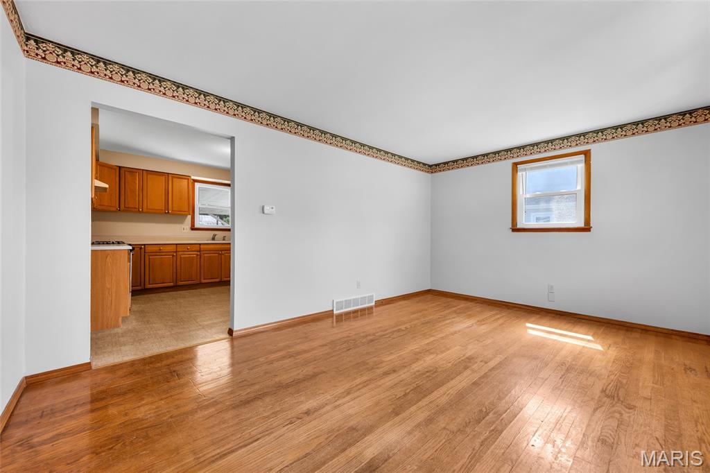 504 Stiening Street Property Photo 7