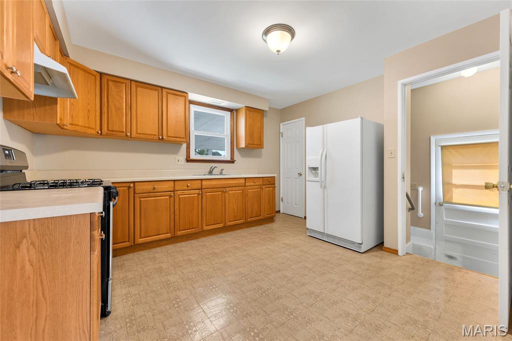 504 Stiening Street Property Photo 8