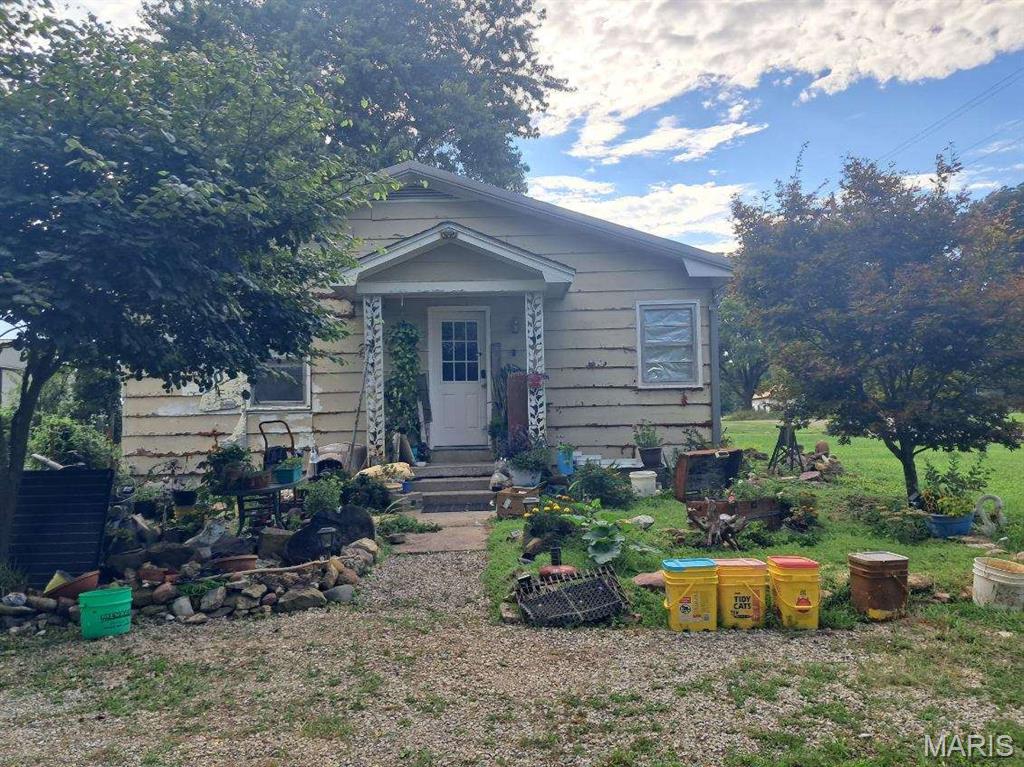 209 E Sunset Drive Property Photo 2