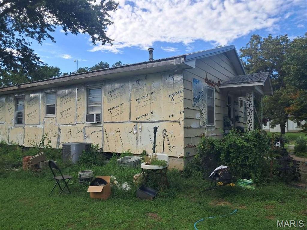 209 E Sunset Drive Property Photo 4