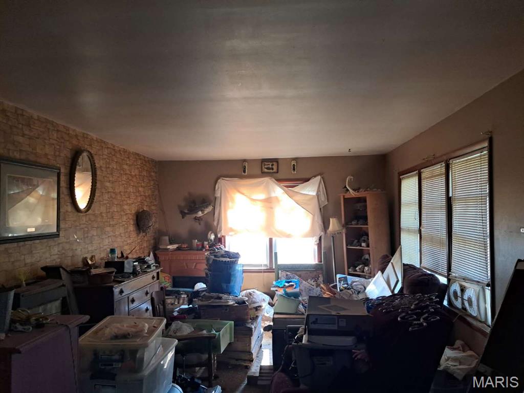 209 E Sunset Drive Property Photo 8