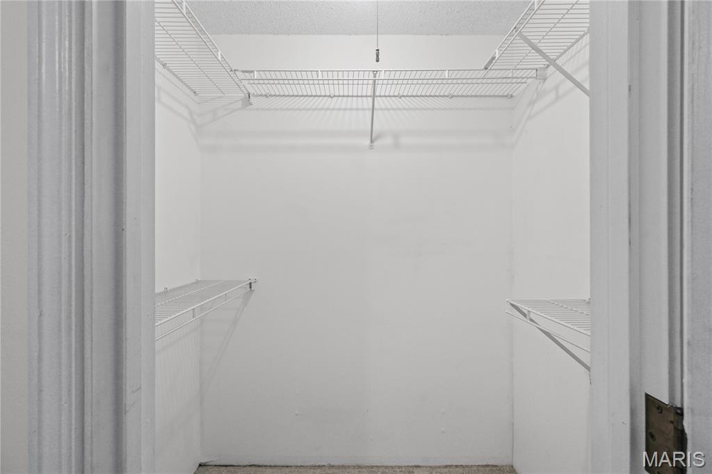 331 Barrington Square Estate H Property Photo 18