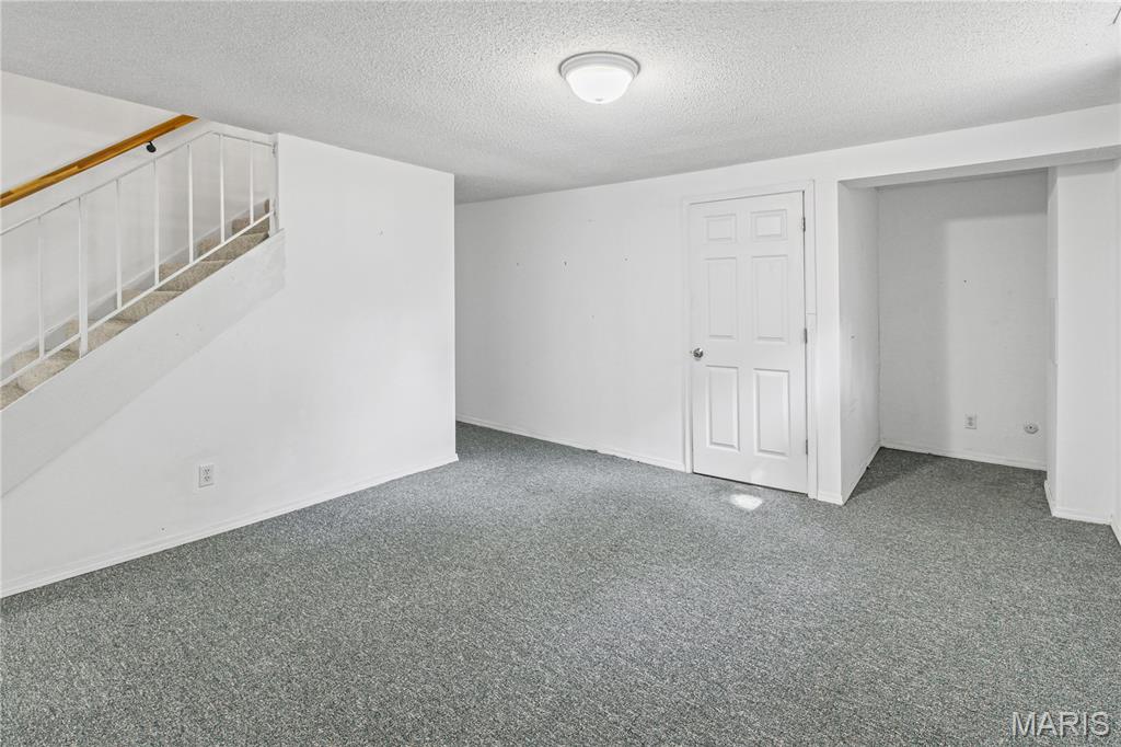 331 Barrington Square Estate H Property Photo 20