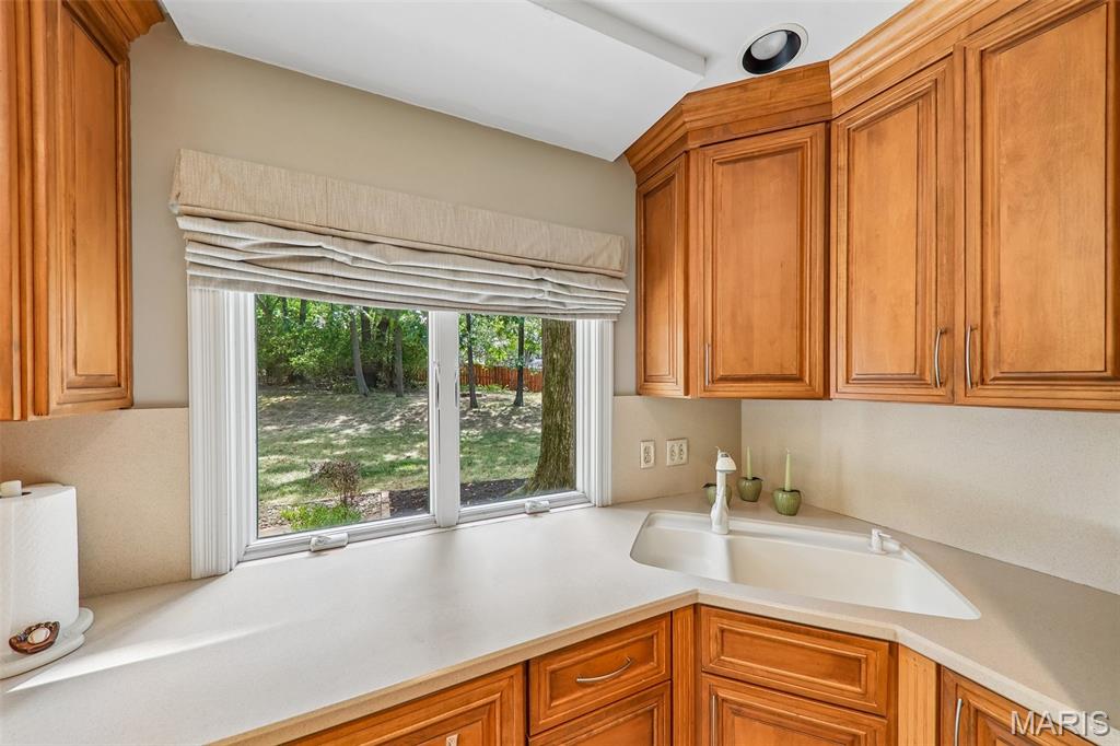 70 Breezeview Drive Property Photo 25