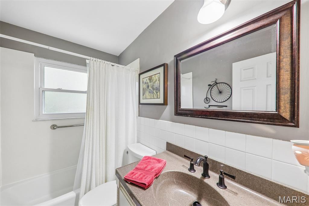 70 Breezeview Drive Property Photo 31