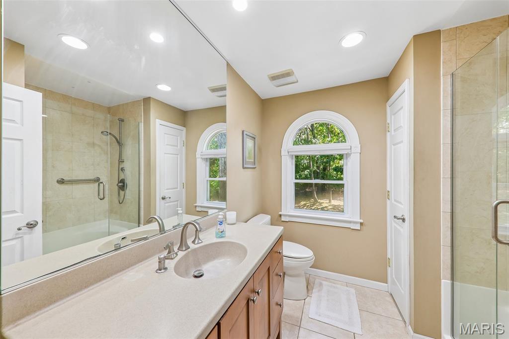 70 Breezeview Drive Property Photo 32