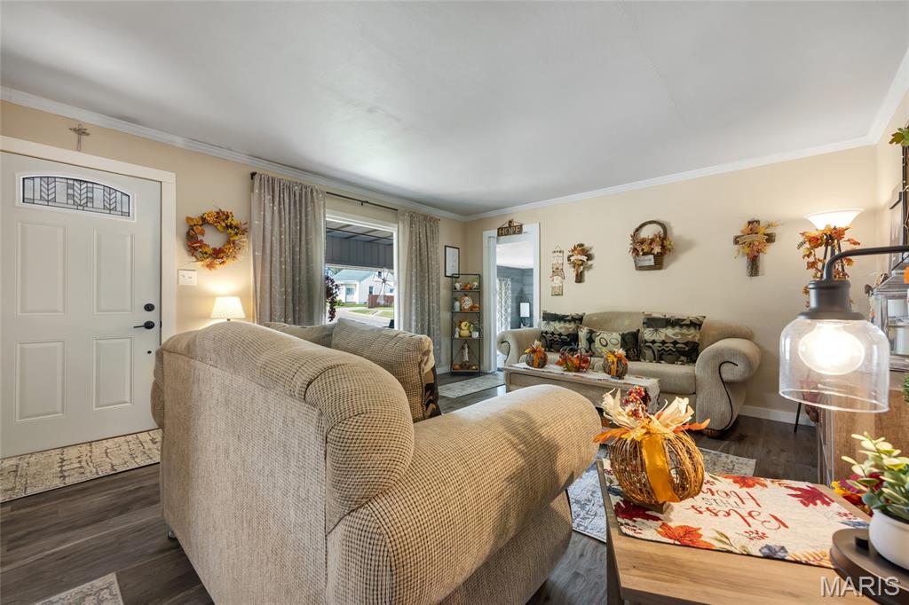 328 Van Zant Street Property Photo 3
