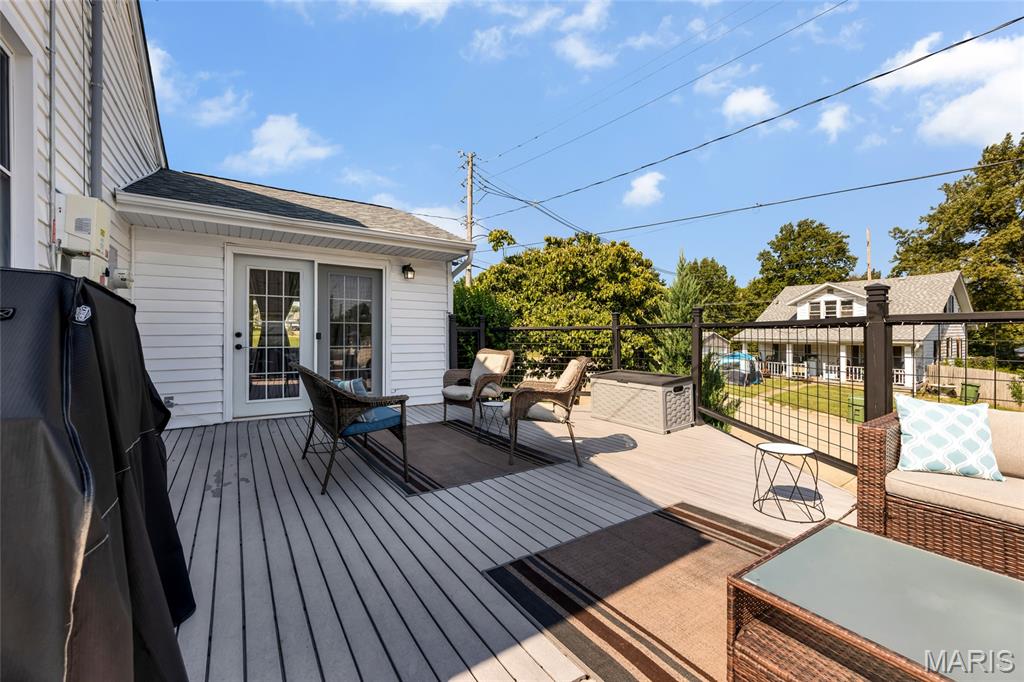 328 Van Zant Street Property Photo 14