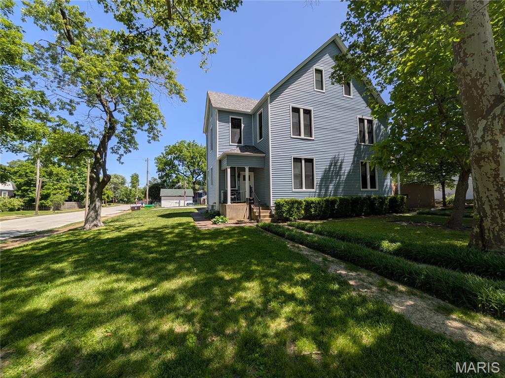 2206 Blendon Place Property Photo 2