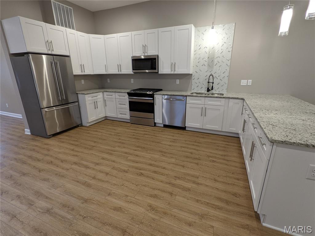 2206 Blendon Place Property Photo 4