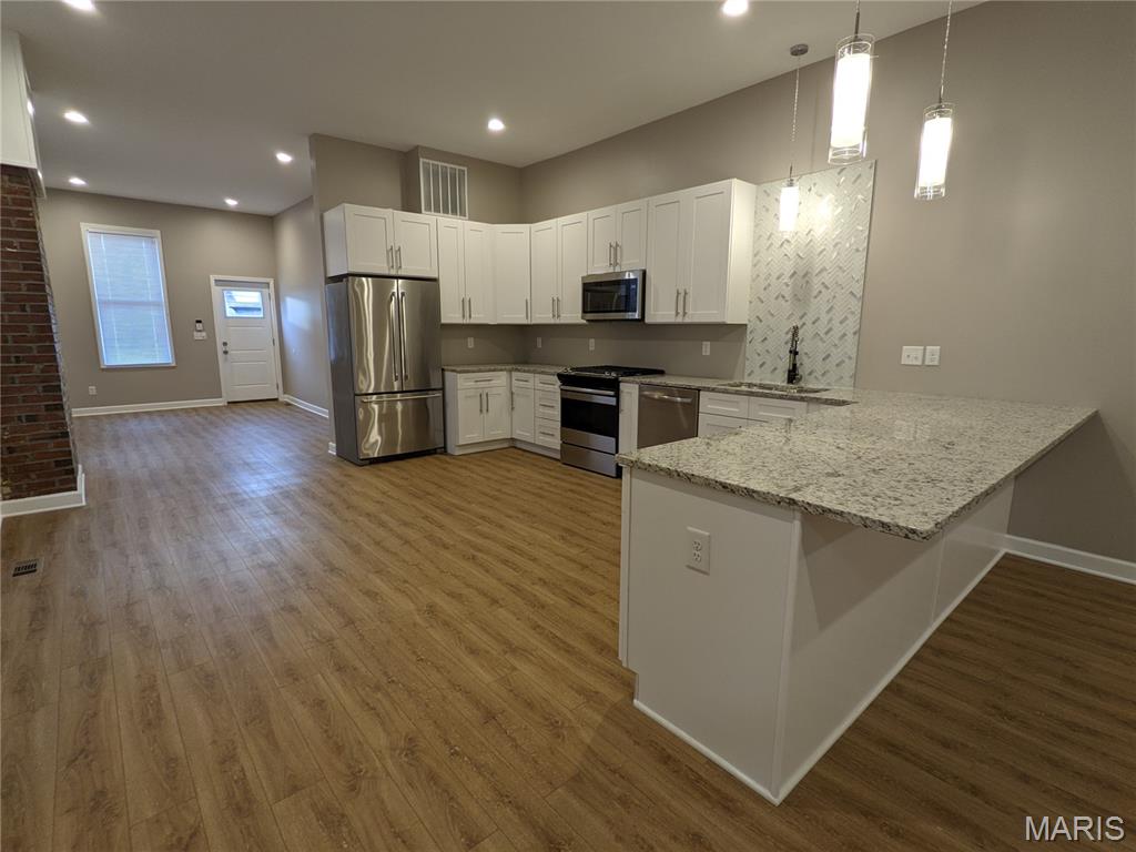 2206 Blendon Place Property Photo 5
