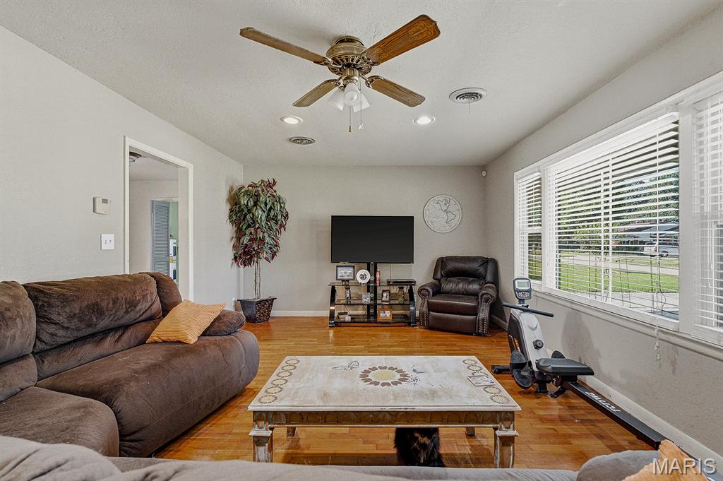 1112 David Drive Property Photo 4
