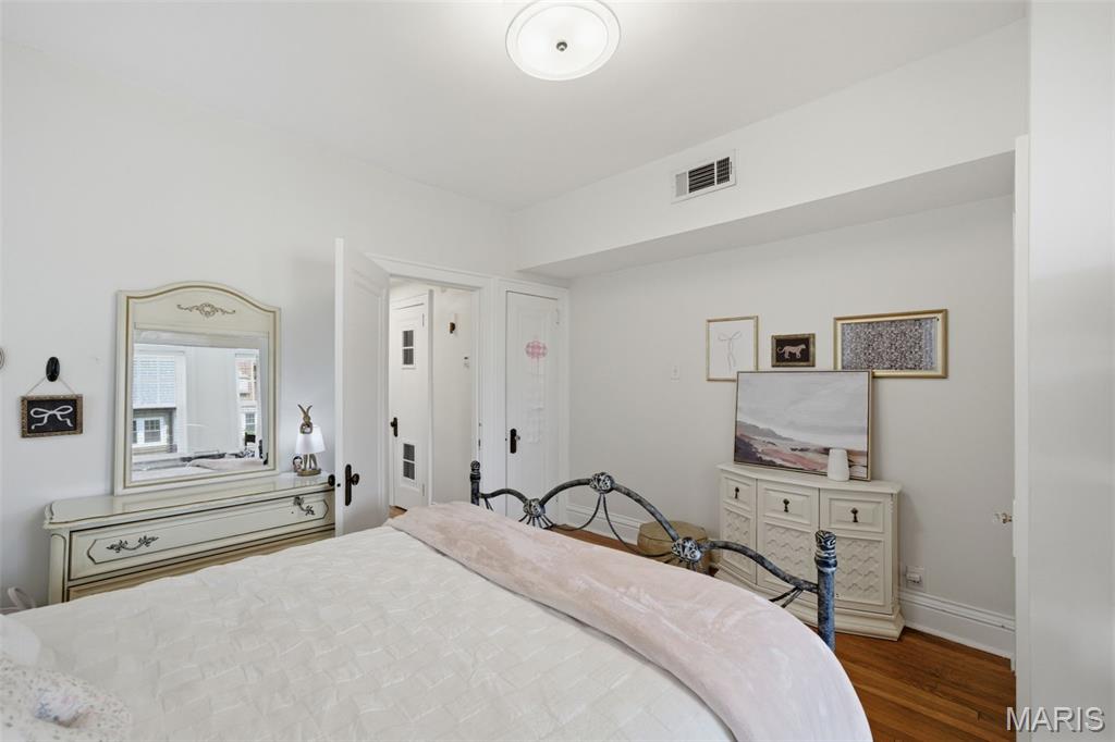 6306 Southwood Avenue 3e Property Photo 17