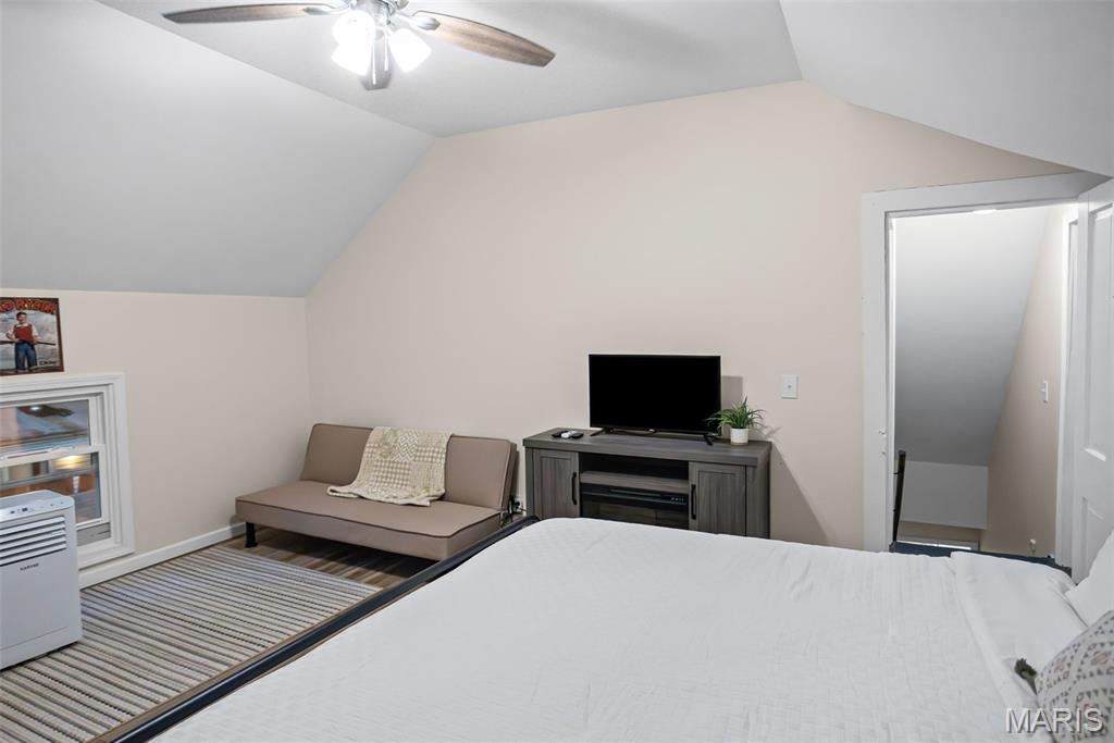 359 Market Street Property Photo 36