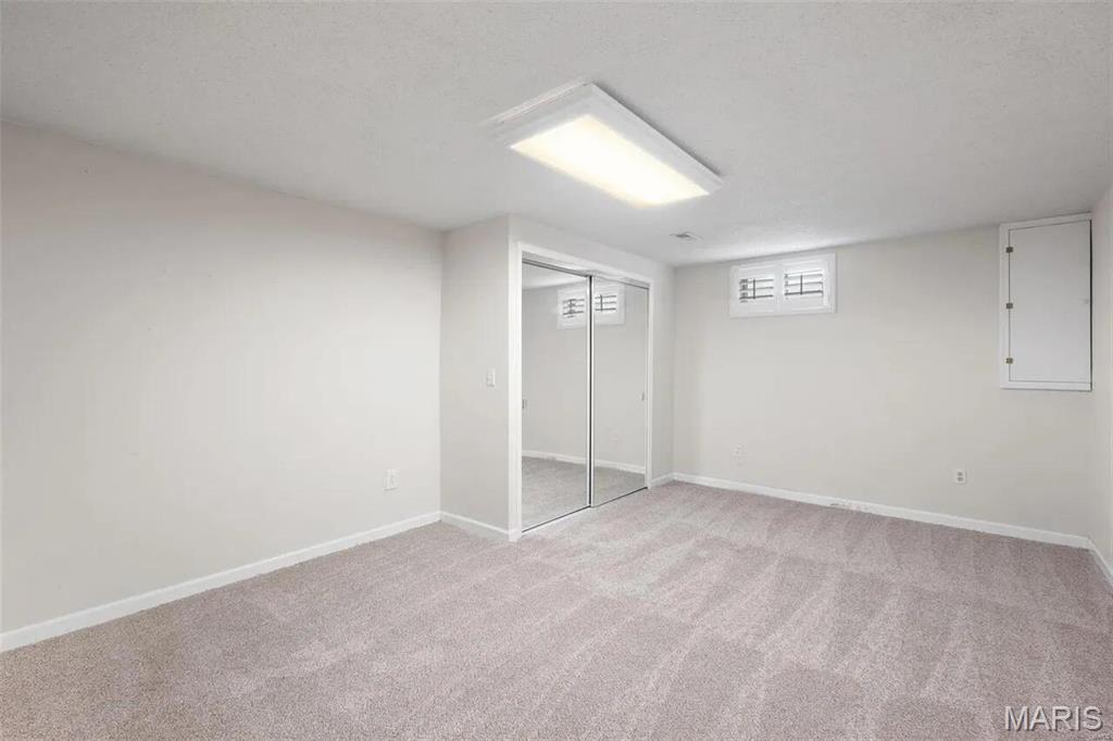 121 E Willow Bend Drive Property Photo 32