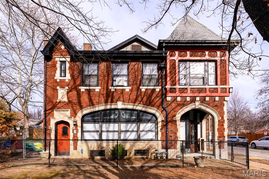 5001 Pernod Avenue Property Photo 2