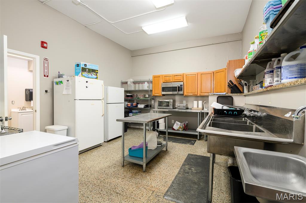 5001 Pernod Avenue Property Photo 9