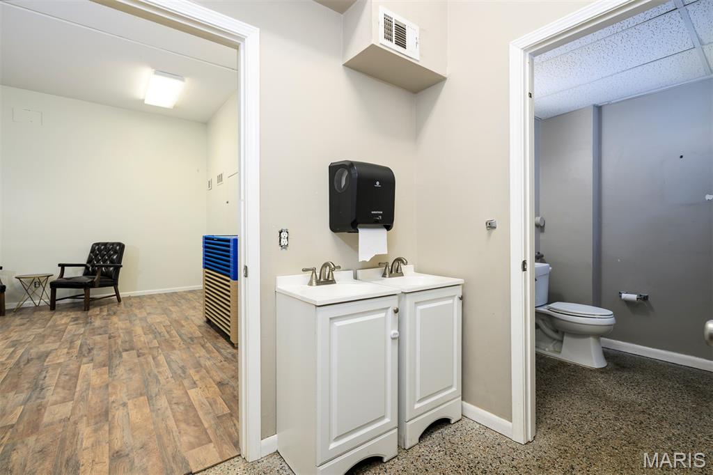5001 Pernod Avenue Property Photo 11