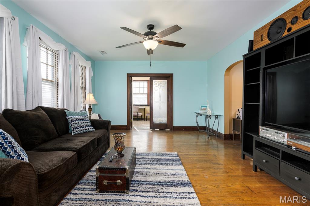 5001 Pernod Avenue Property Photo 16