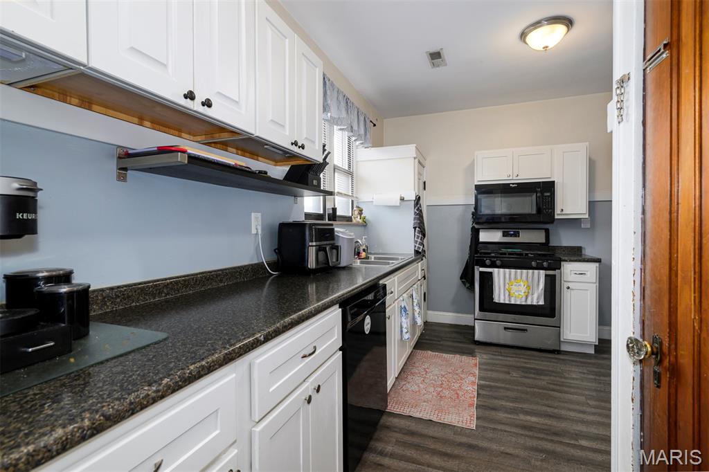 5001 Pernod Avenue Property Photo 20
