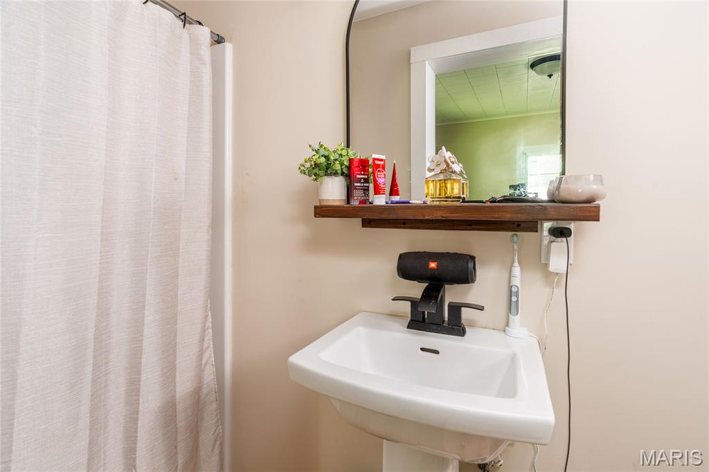 306 E Fifth Property Photo 14
