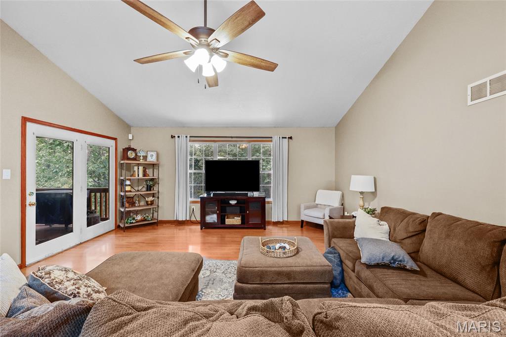 3325 Green Drive Property Photo 12