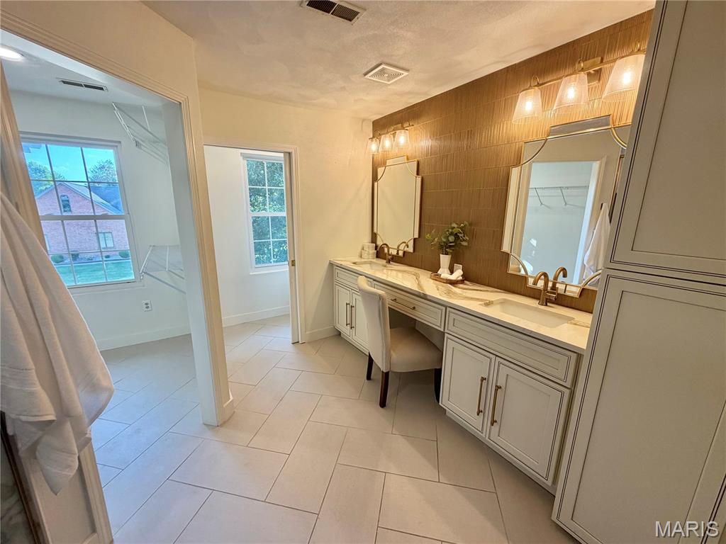 1 Timberwood Drive Property Photo 33