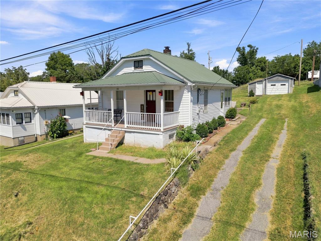 125 E 9th Street Property Photo 1