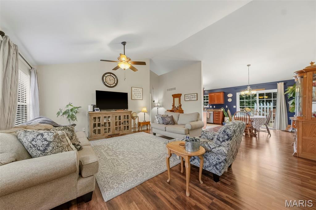 838 Greenbriar Property Photo 4