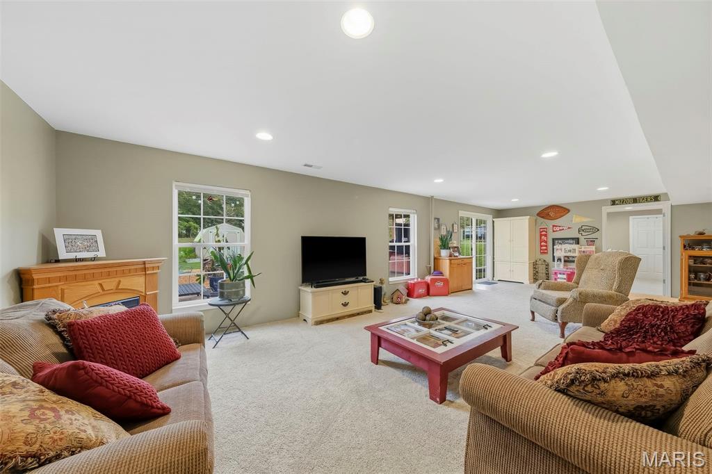 838 Greenbriar Property Photo 32
