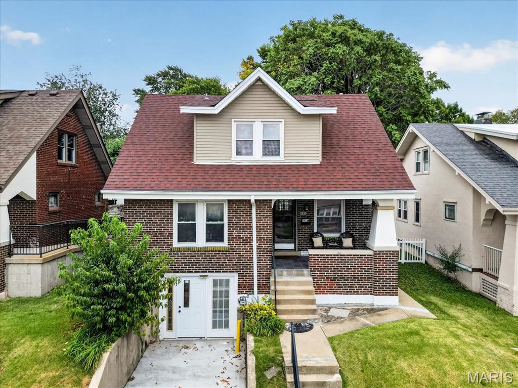 2830 Hampton Avenue Property Photo 1