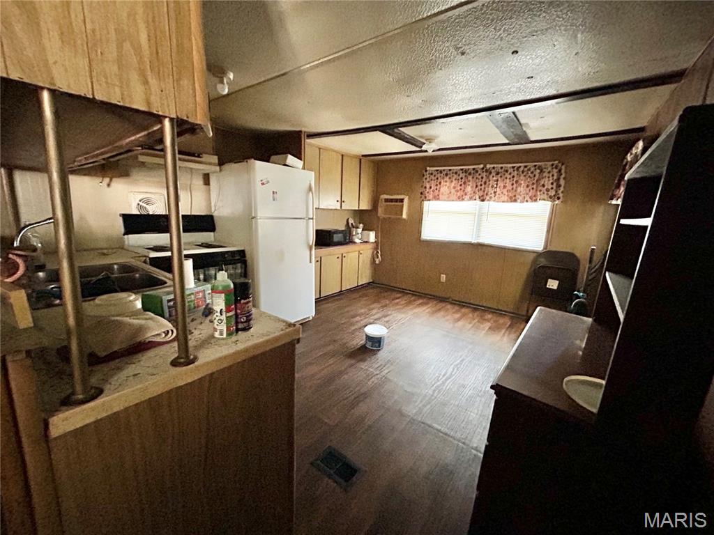 4814 Timber Lake Court Property Photo 7