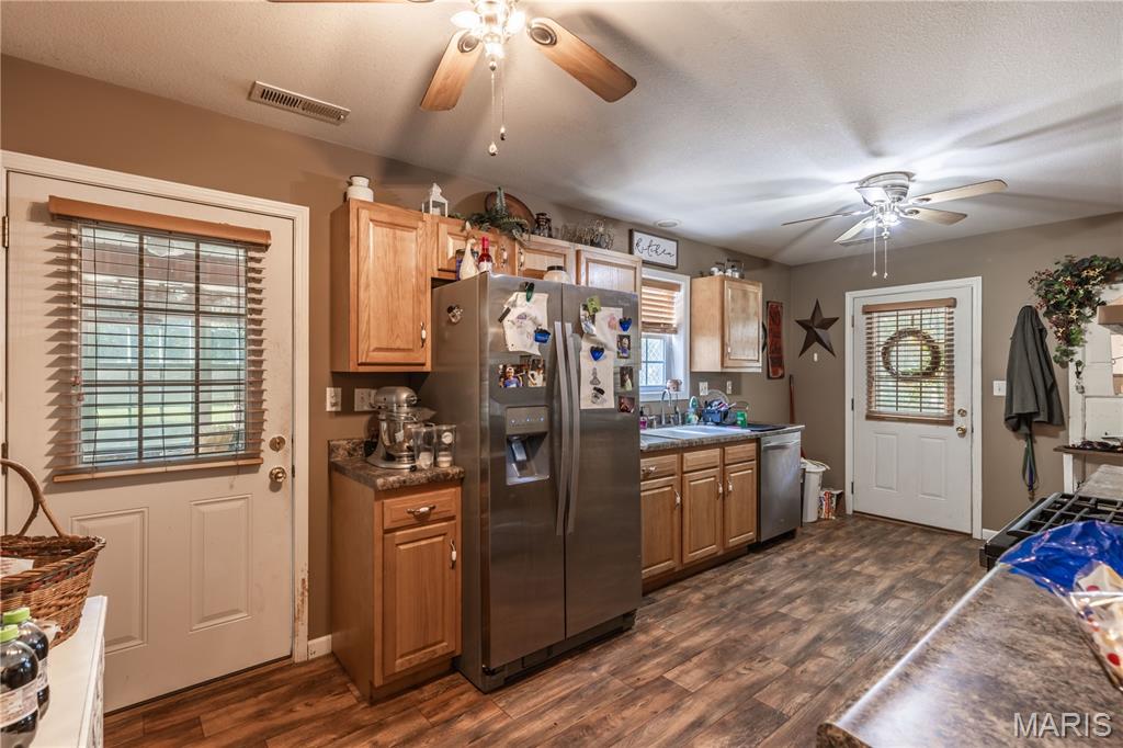 343 E Apple Ln Property Photo 6