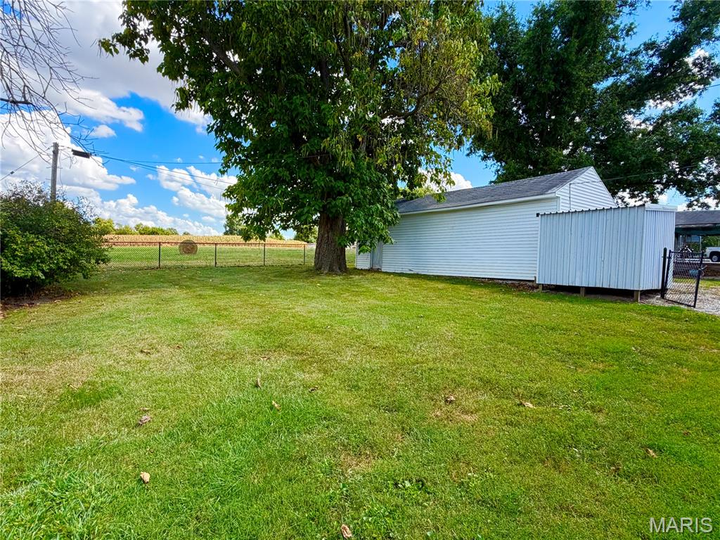 114 N Netherland Property Photo 7